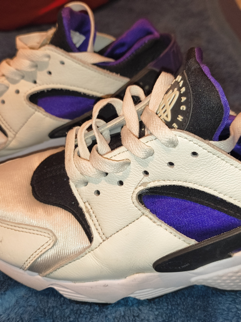 Nike Women's White and Purple Athletic Sneakers